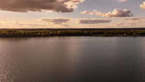 Landschaftsfotgraphie See Wolken wasser